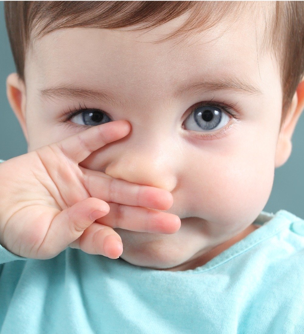 Snorig bebis? 5 tips som lindrar en täppt liten näsa