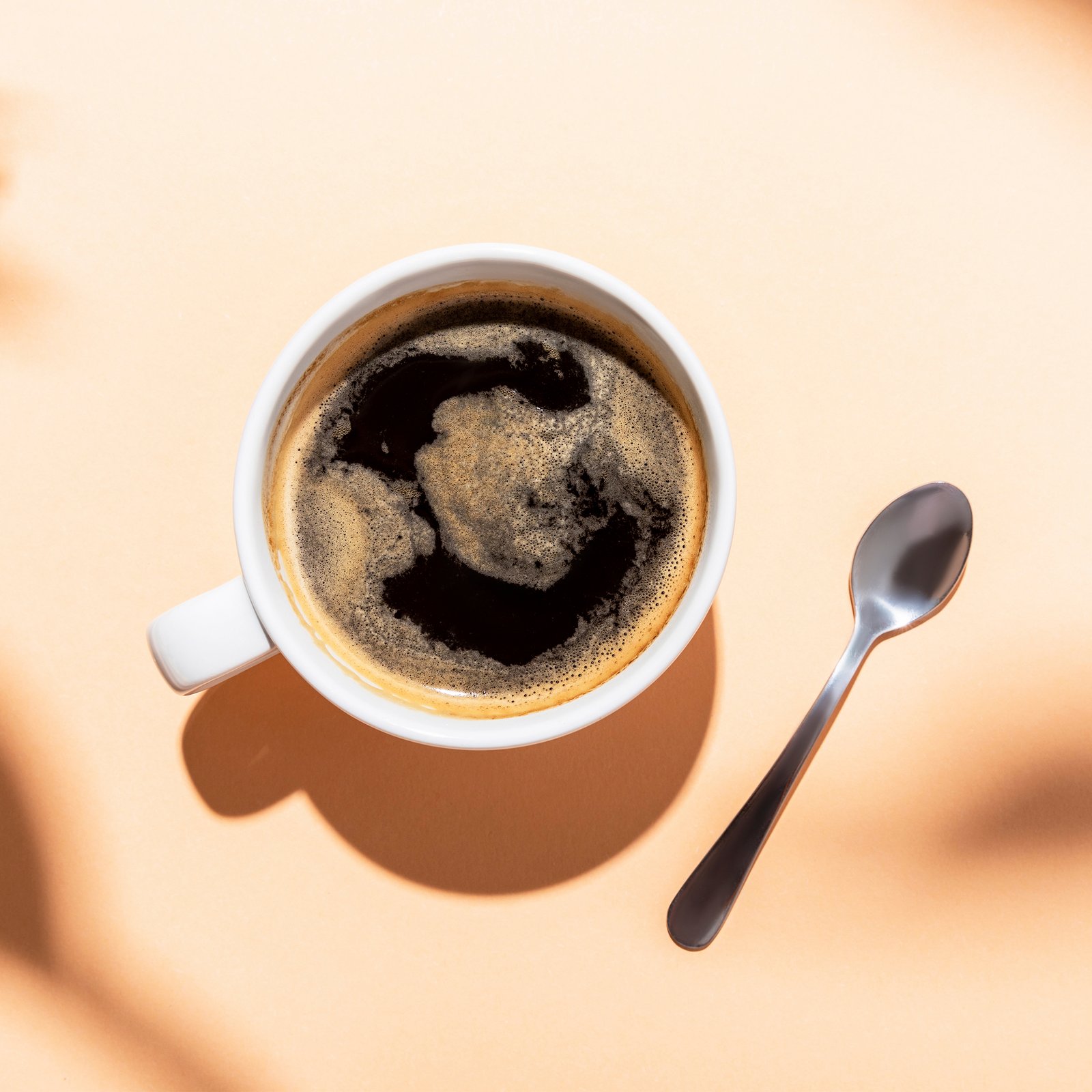 En skvätt MCT-olja till kaffet? Därför är MCT så populärt