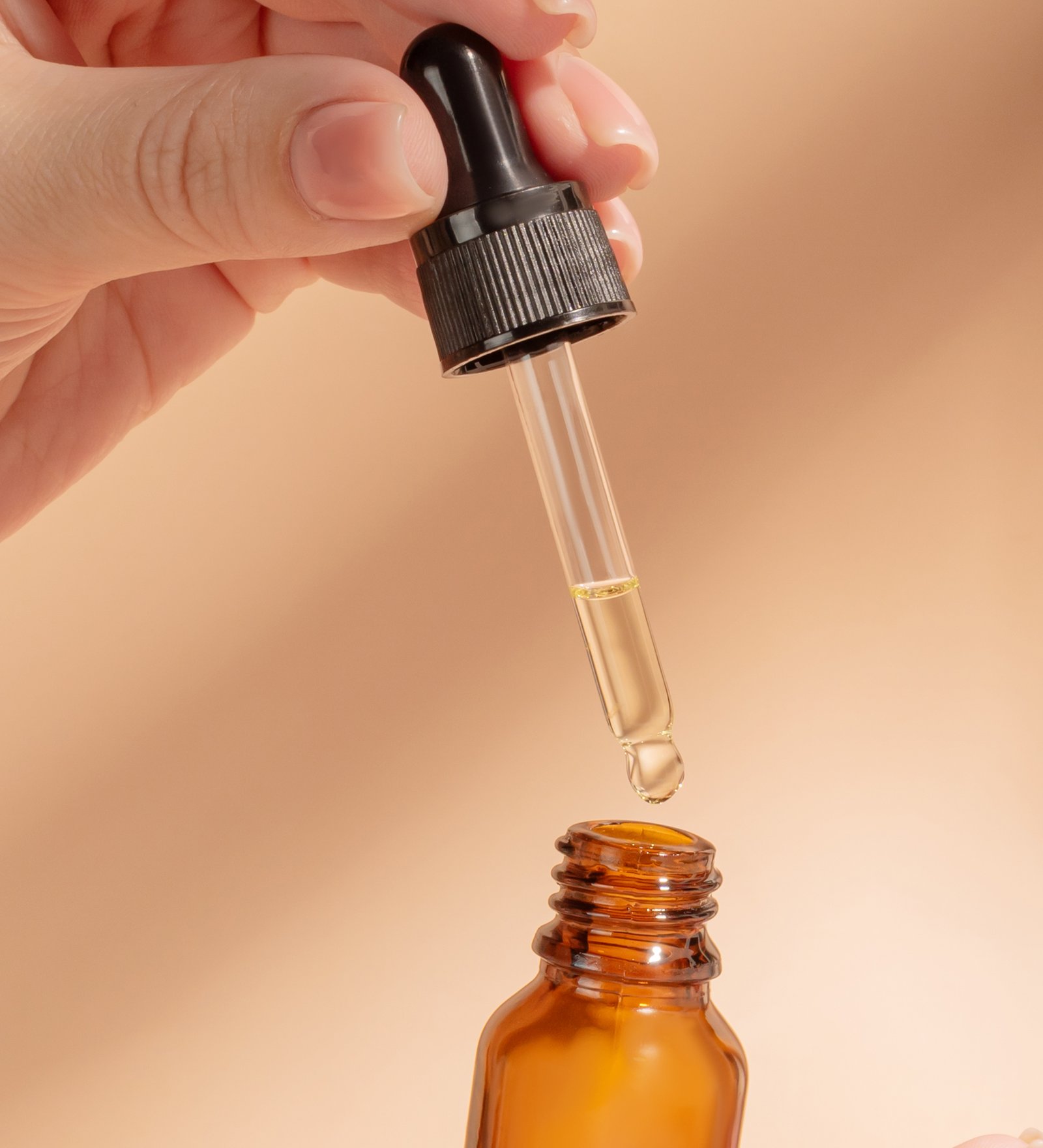 Vilket serum är bäst? Hudterapeuten testar!