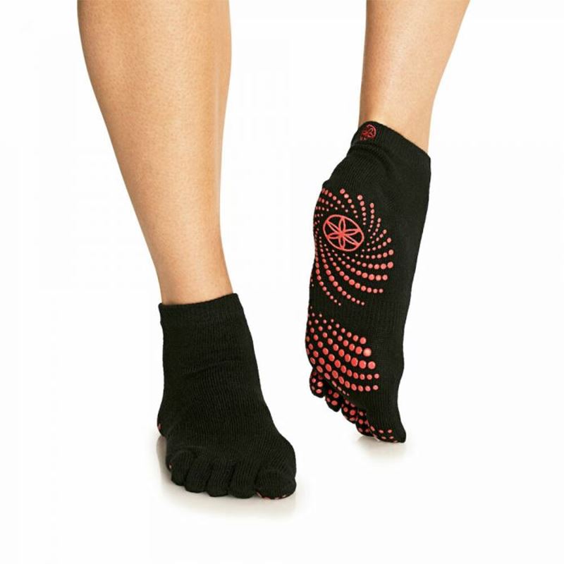 GAIAM Pink Grippy Yoga Socks Small/Medium 1 par