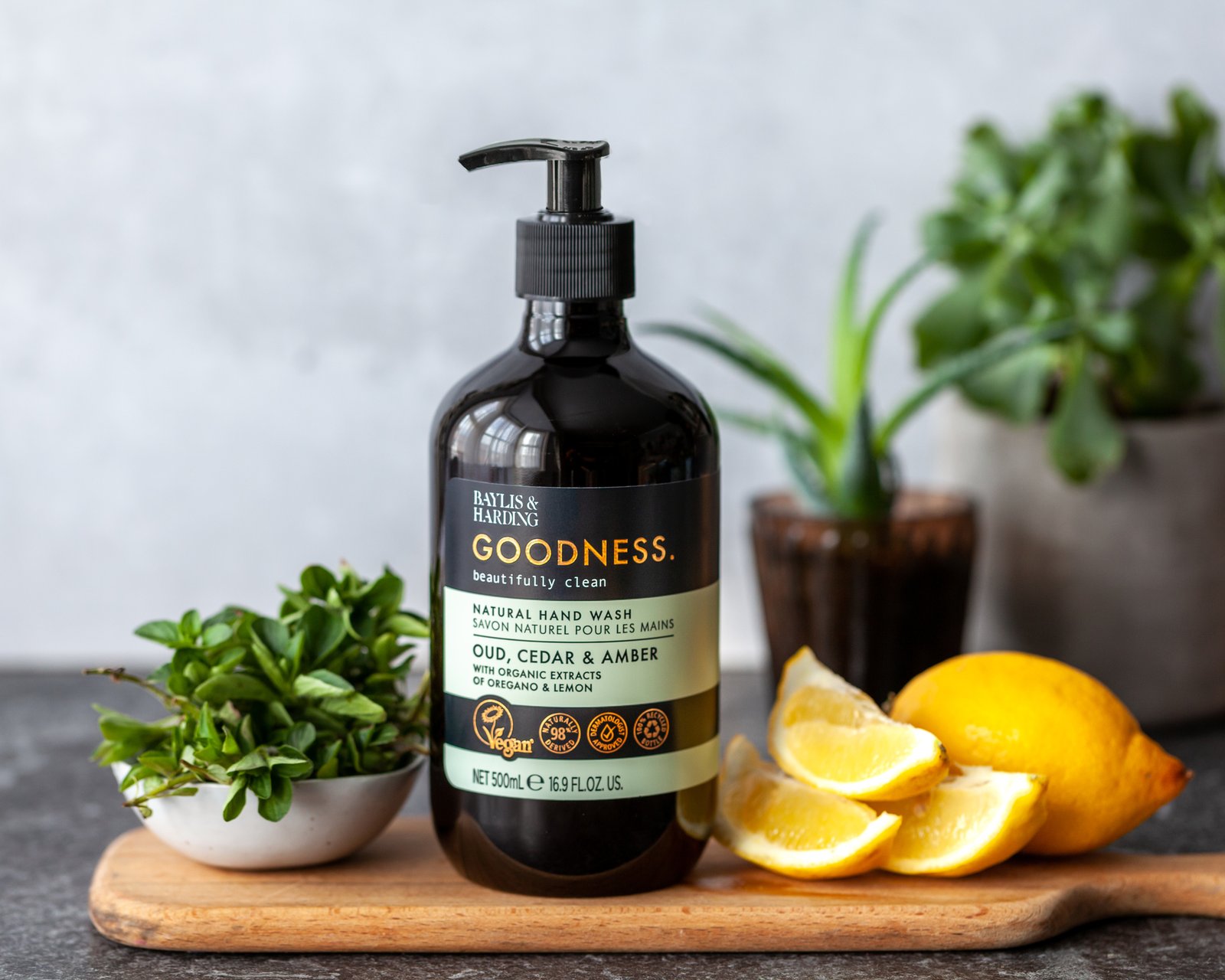 Köp Baylis & Harding Goodness Oud, Cedar & Amber Hand Wash 5 Apohem