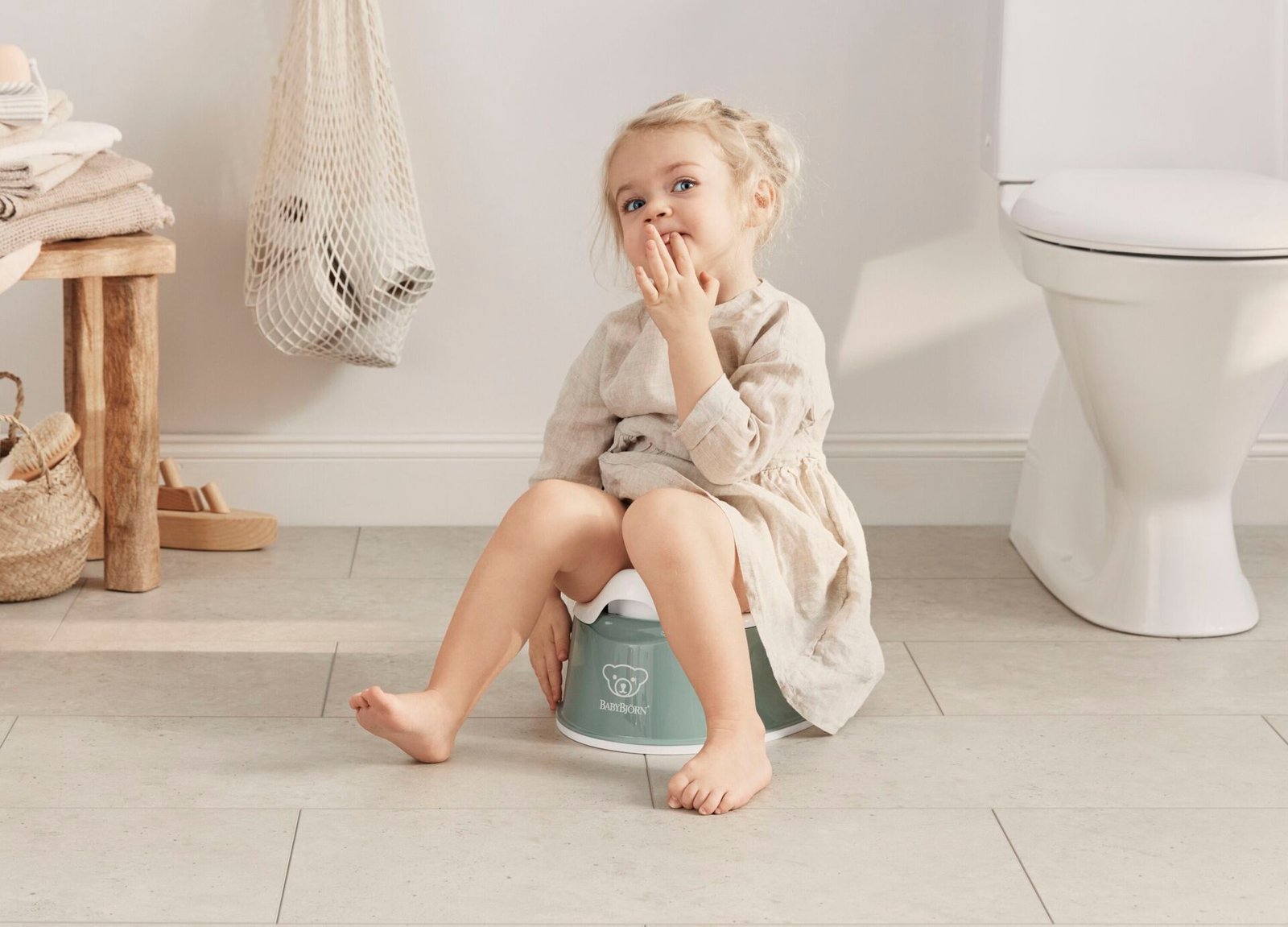 BabyBjörn Smart Potta Grågrön/Vit