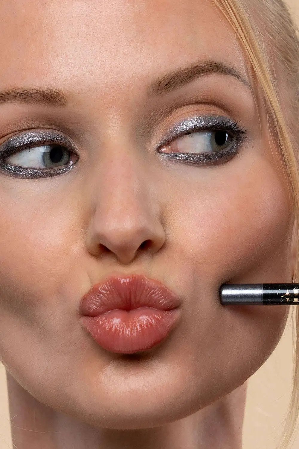 Dashl It’s A Vibe Kajal Liner Silver Lining 1,2 g