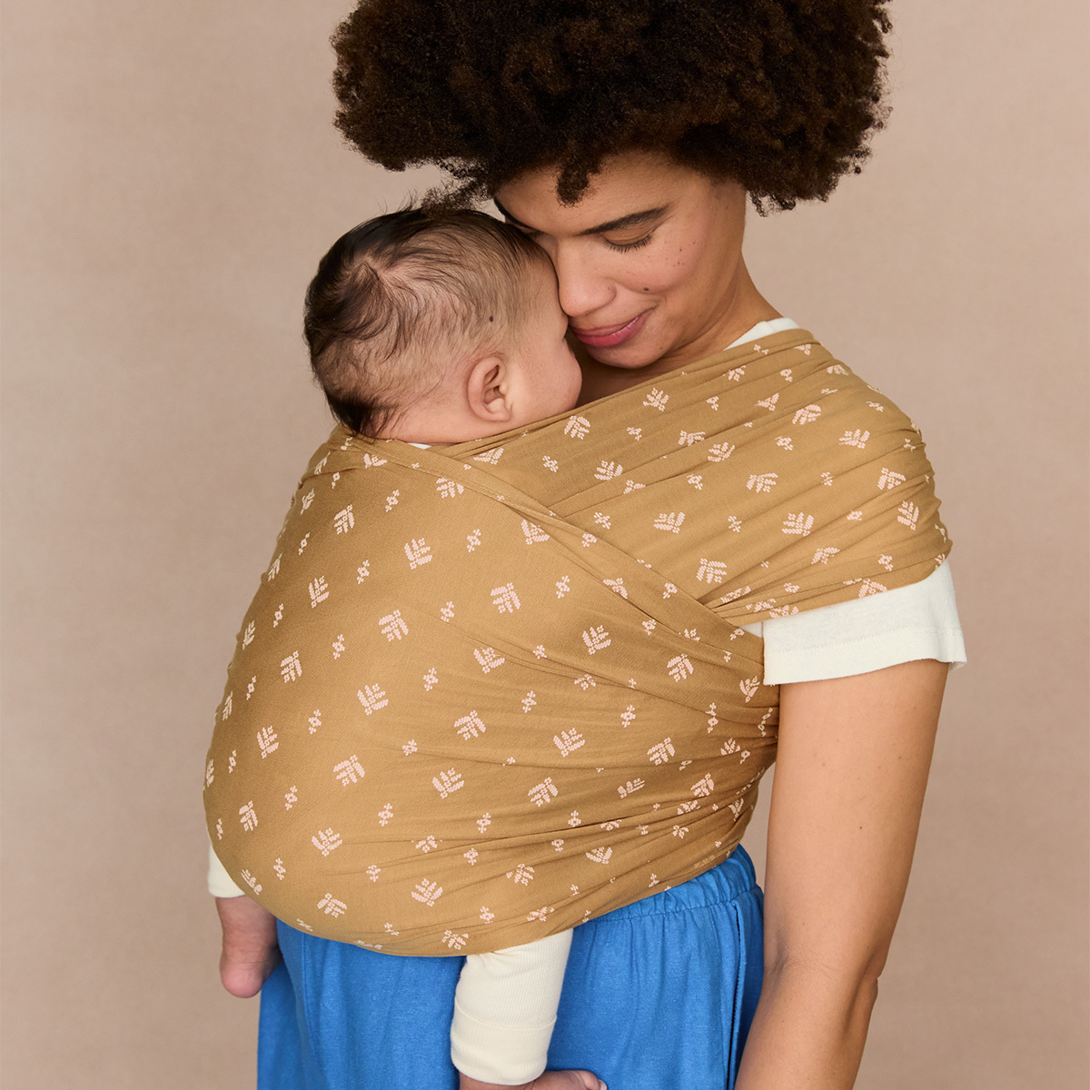 Ergobaby Aura Wrap Knit Soft Camel Harvest Bärsjal