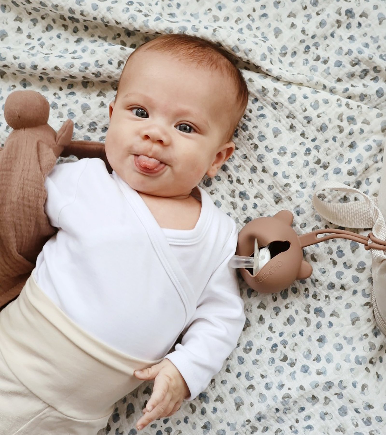 Oh, Poppy! Nola Silicone Pacifier Case Biscuit Brown 1 st