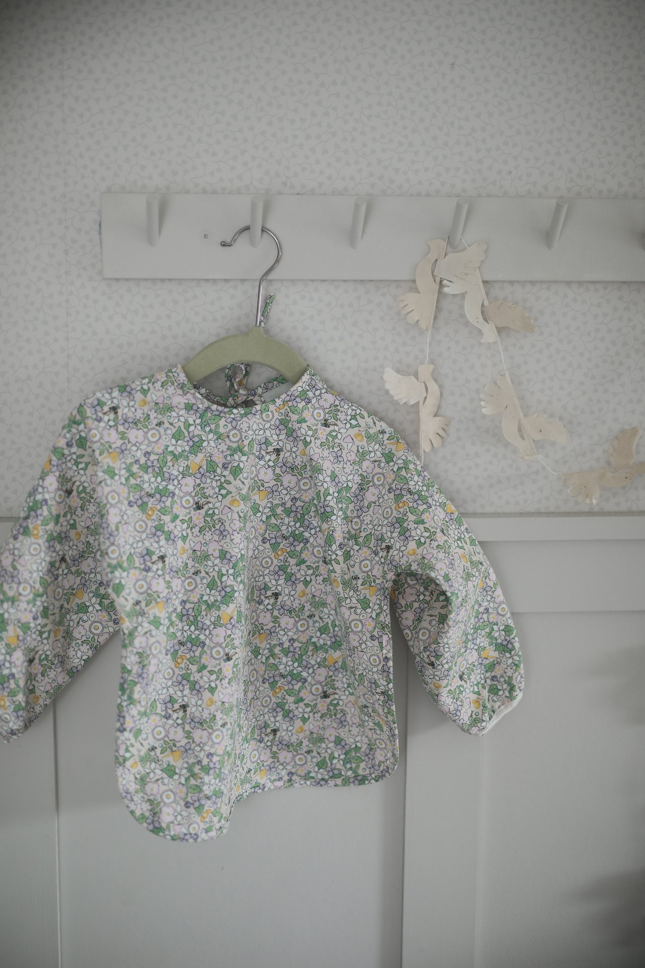 Rätt Start, Elsa Beskow Blomsterfesten Haklapp med ärm 1st