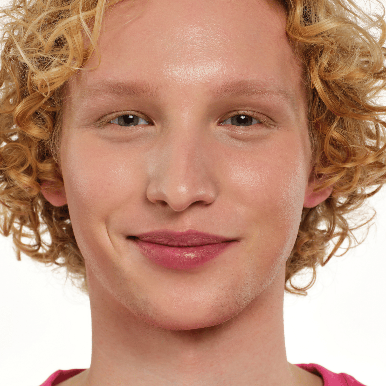 essence Silky Blur Hydrating Longwear Foundation 115 30 ml