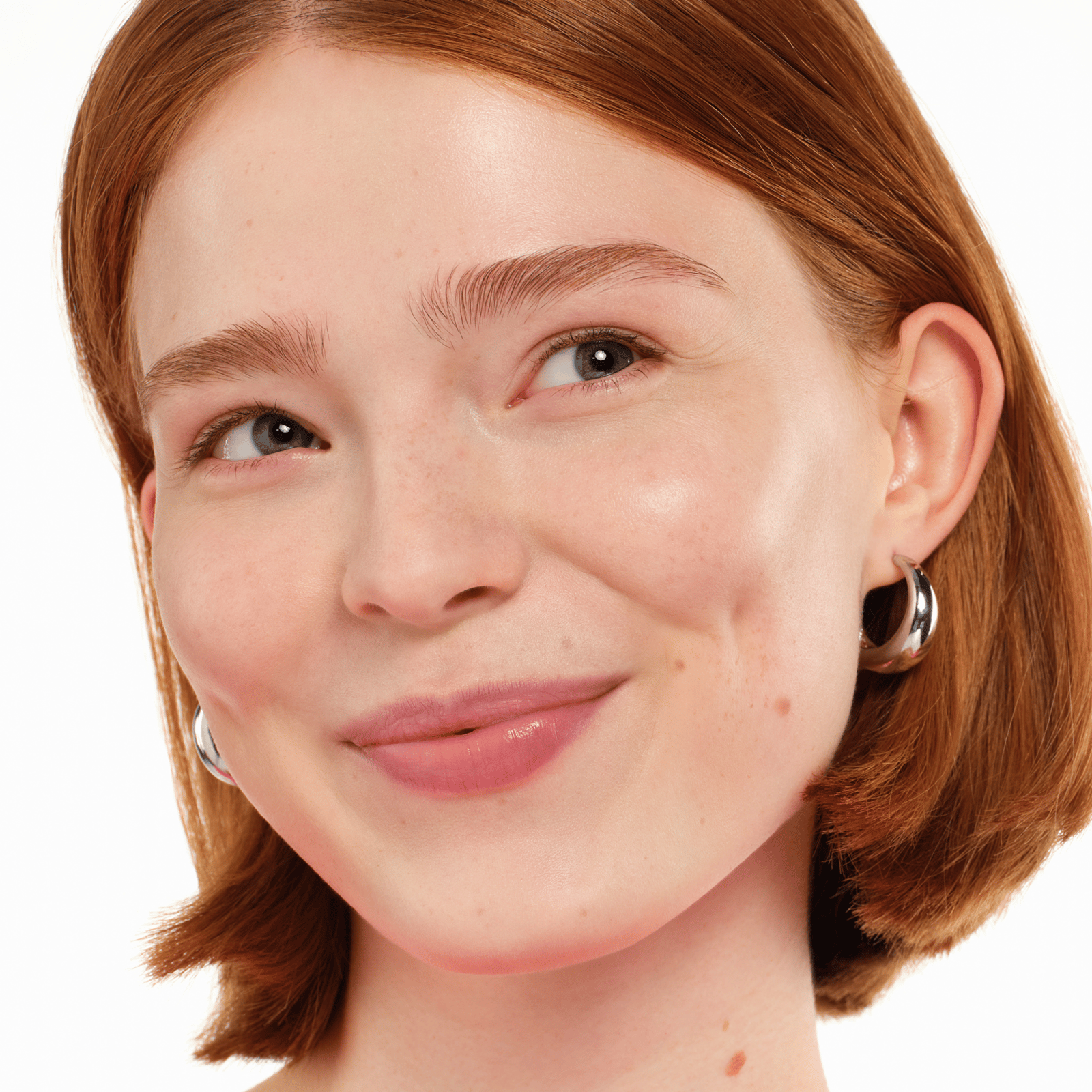 essence Silky Blur Hydrating Longwear Foundation 100 30 ml