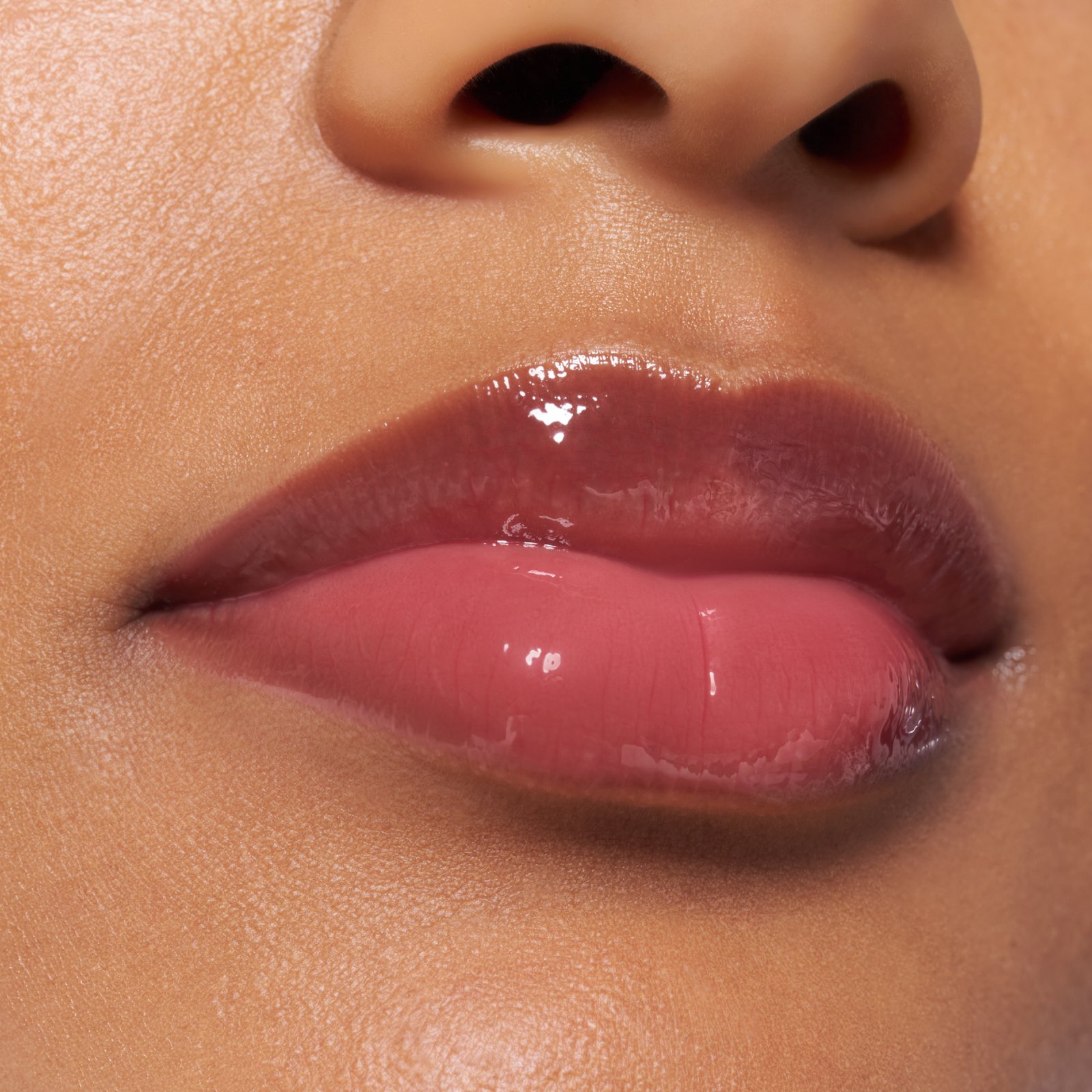 essence The Super Peptide Glossy Lip Treatment 06