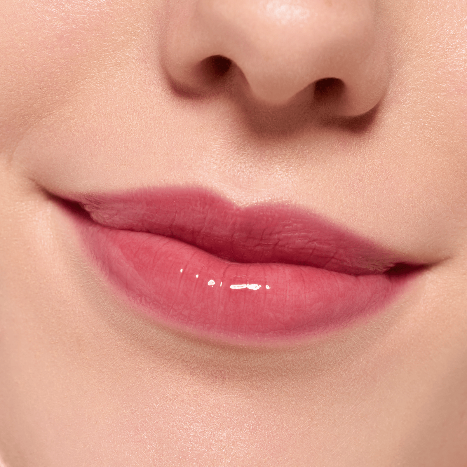 essence The Super Peptide Glossy Lip Treatment 06