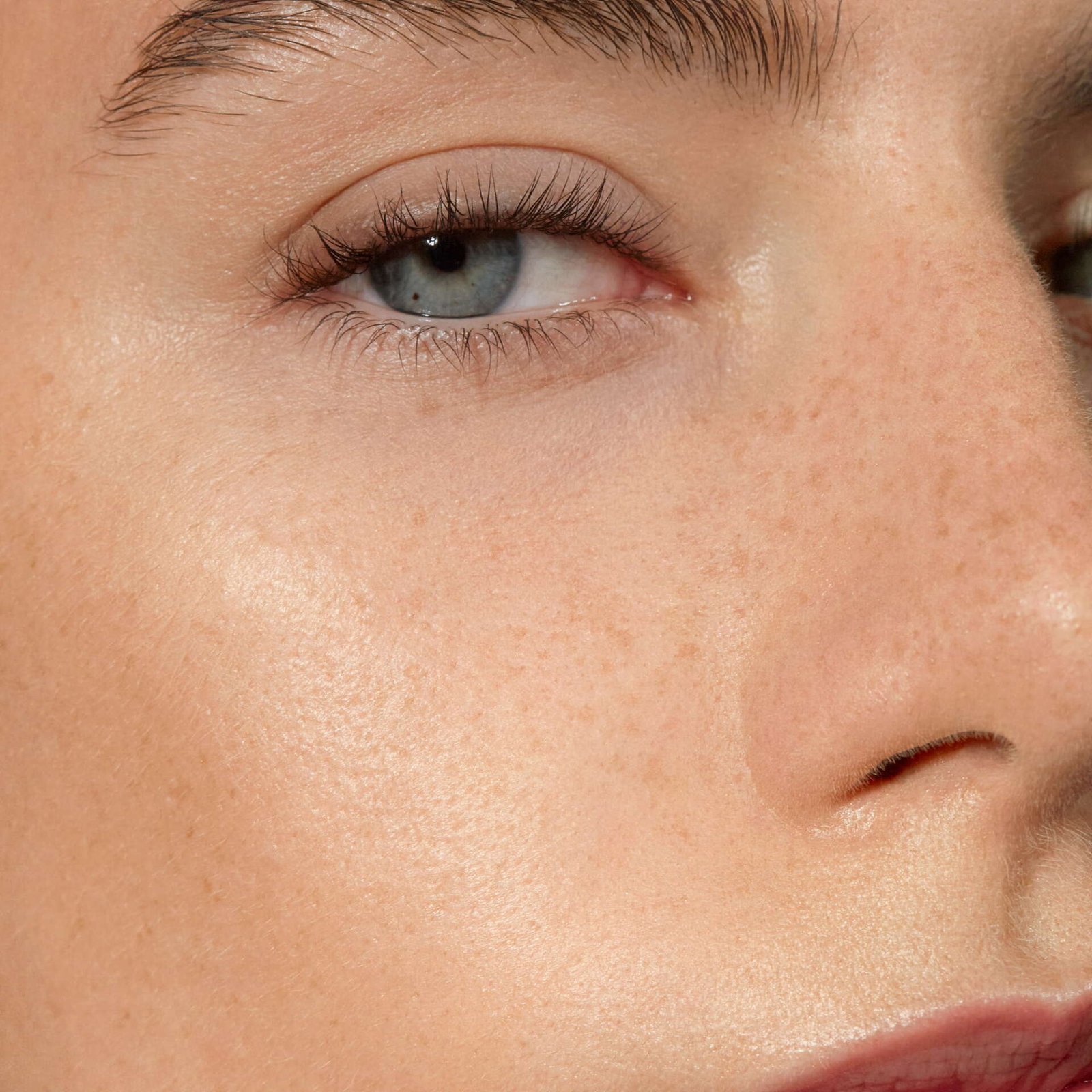 Mádara H2O Tint Hyaluron Tinted Serum 3 Sun Flower 30 ml