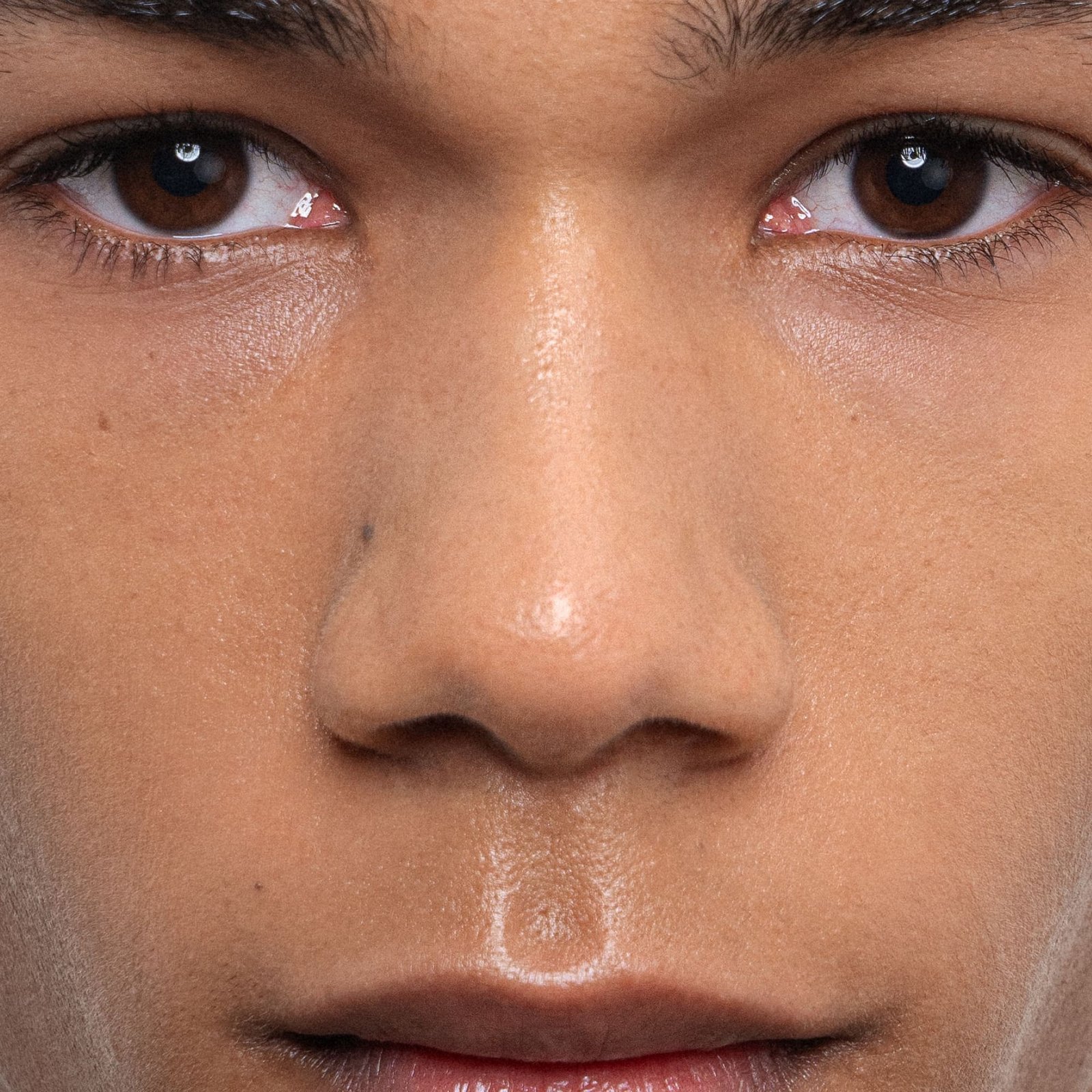 Mádara H2O Tint Hyaluron Tinted Serum 4 Wild Flower 30 ml