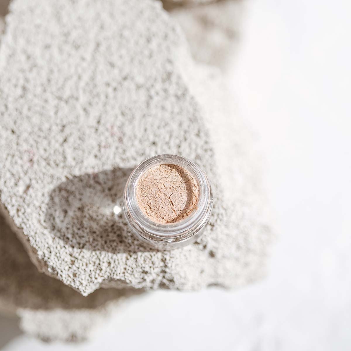 Uoga Uoga Mineral Eye Shadow Naked & Happy 1g