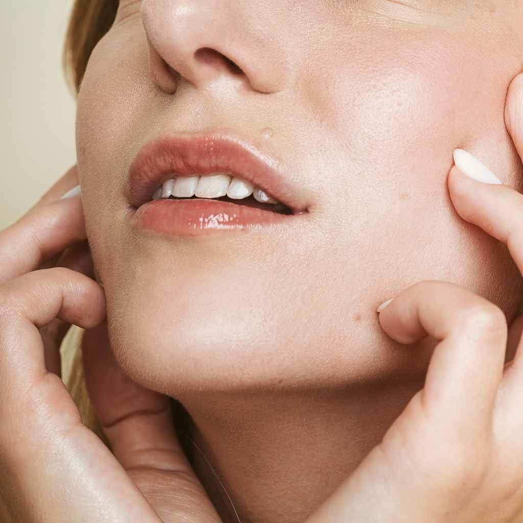 Uoga Uoga Illuminating Face Primer - Comet Tail 30ml