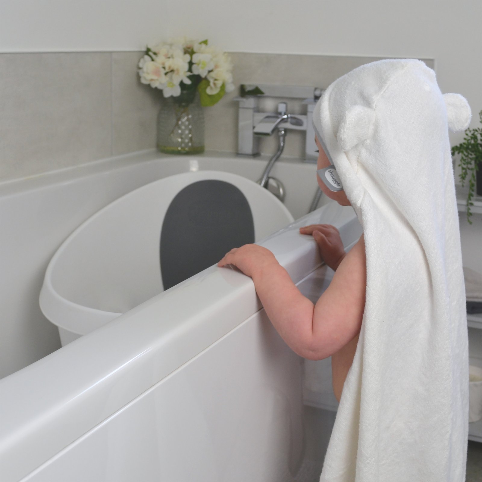 shnuggle Baby Towel Wearable 85x85 cm White 1 st