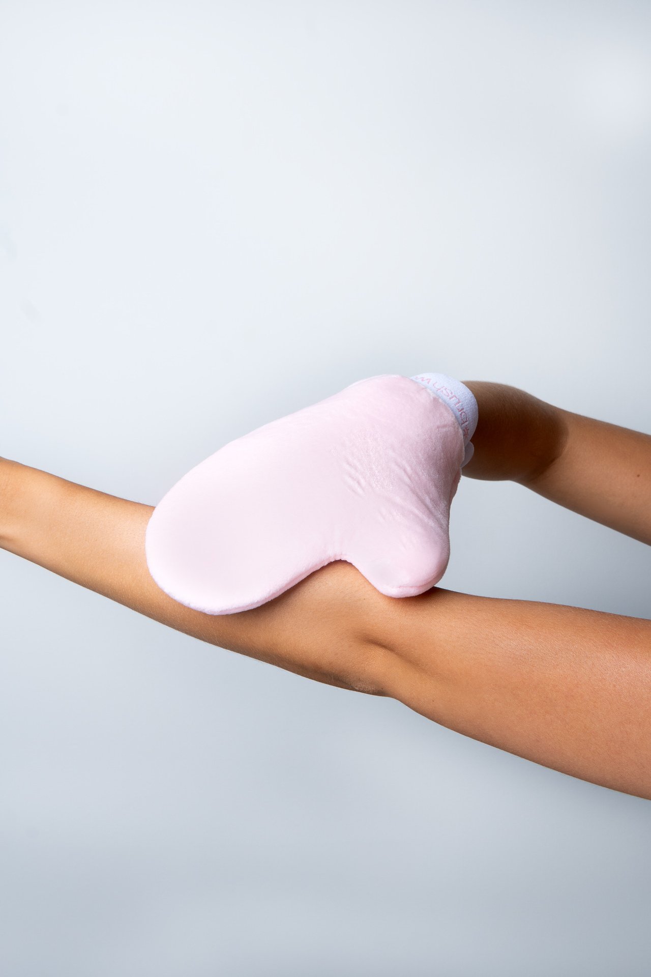 Brushworks Tan Applicator Mitt