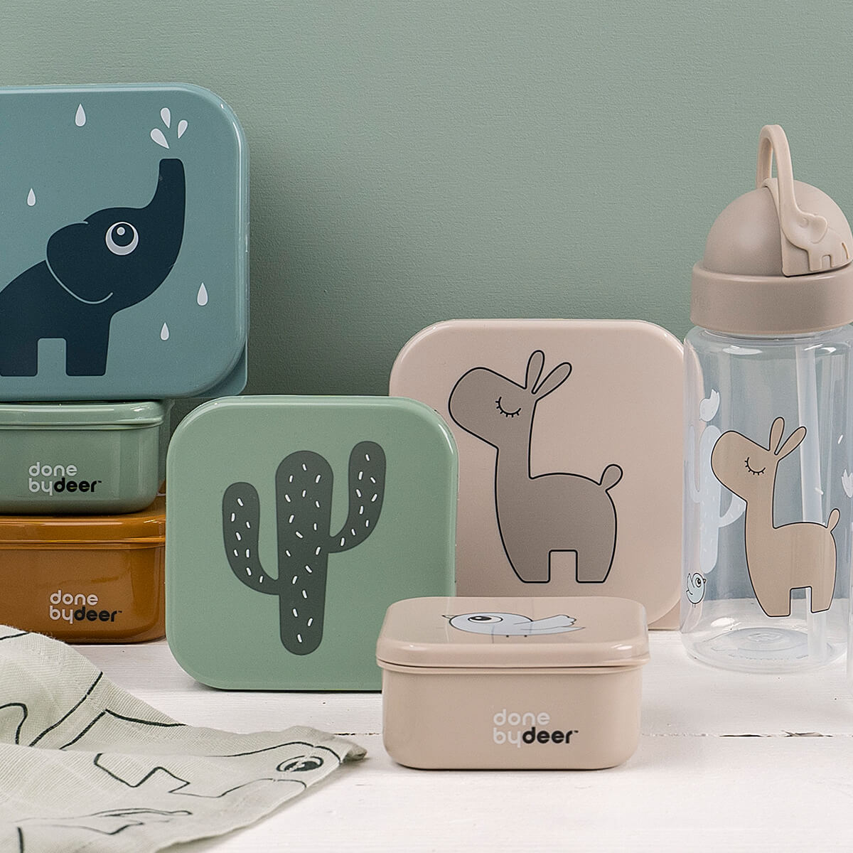 Done by Deer Flaska & Sugrör Lalee Sand 350 ml