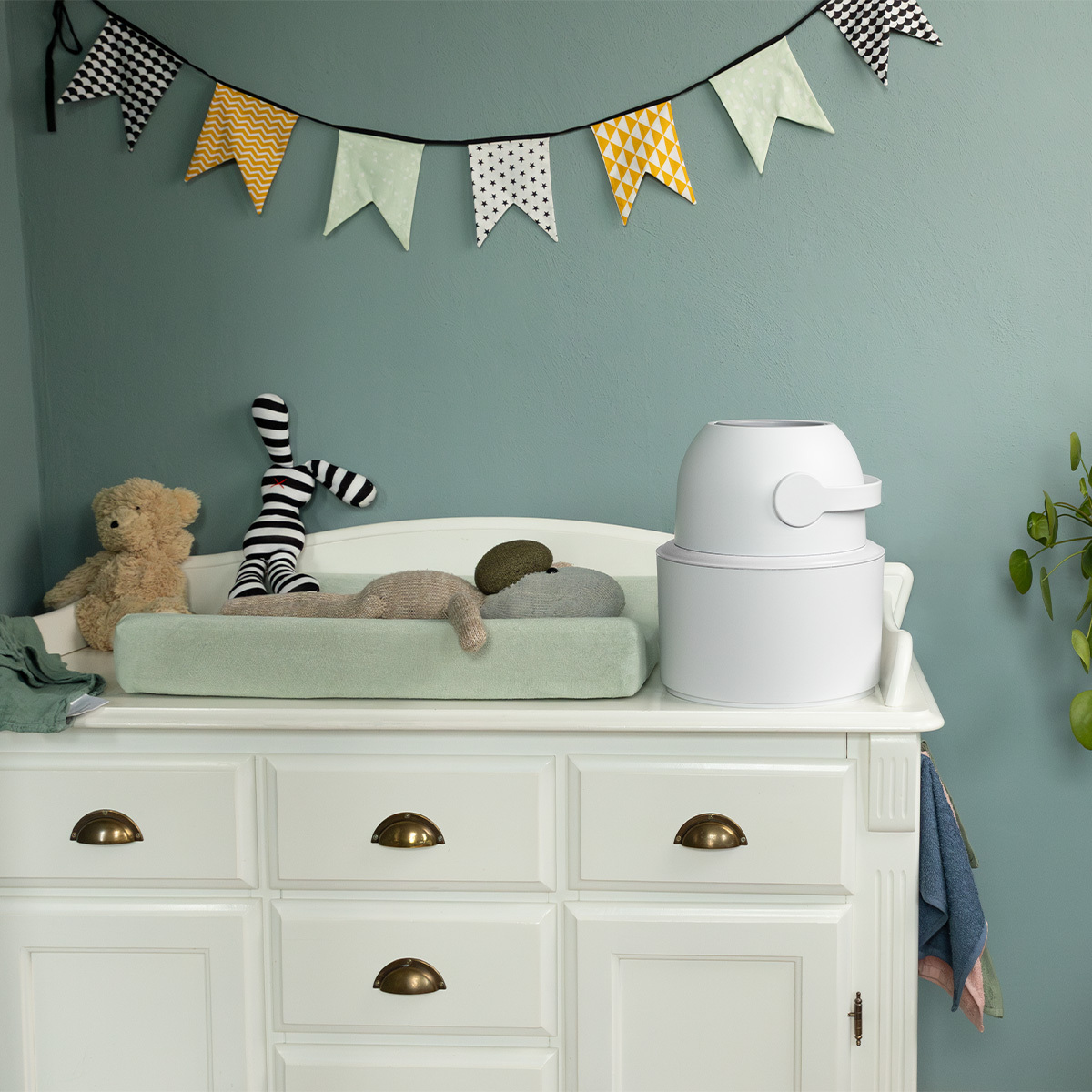 Magic Diaper Pail Heka M White