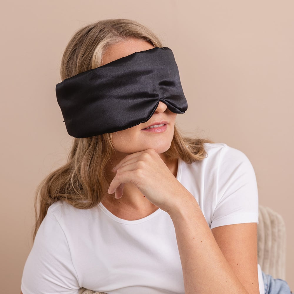 Cailap stor sovmask i satin svart