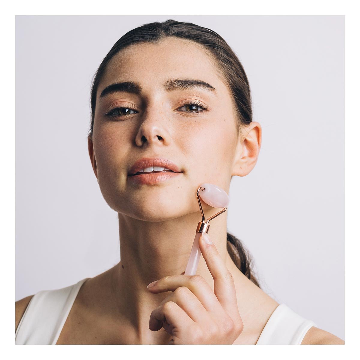 Zoe Ayla Rose Quartz Facial Roller 1 st