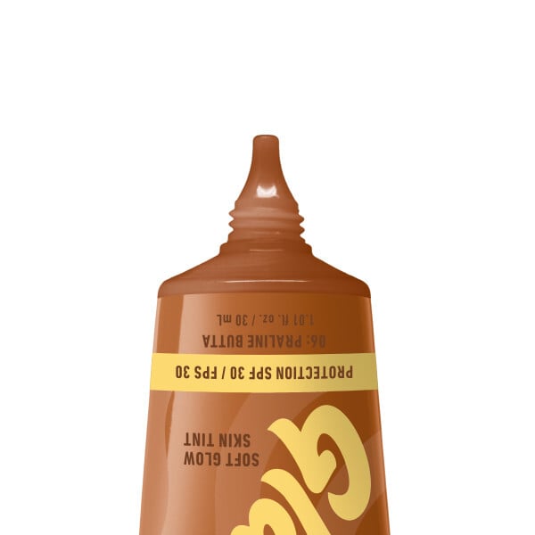 NYX Professional Makeup Buttermelt Glaze Soft Glow Skin Tint SPF30 Foundation 06 Praline Butta 30 ml