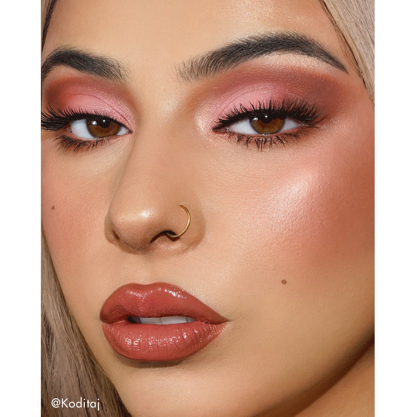 Milani Baked All Inclusive Eye Cheek & Face Palette Light To Medium 11 g