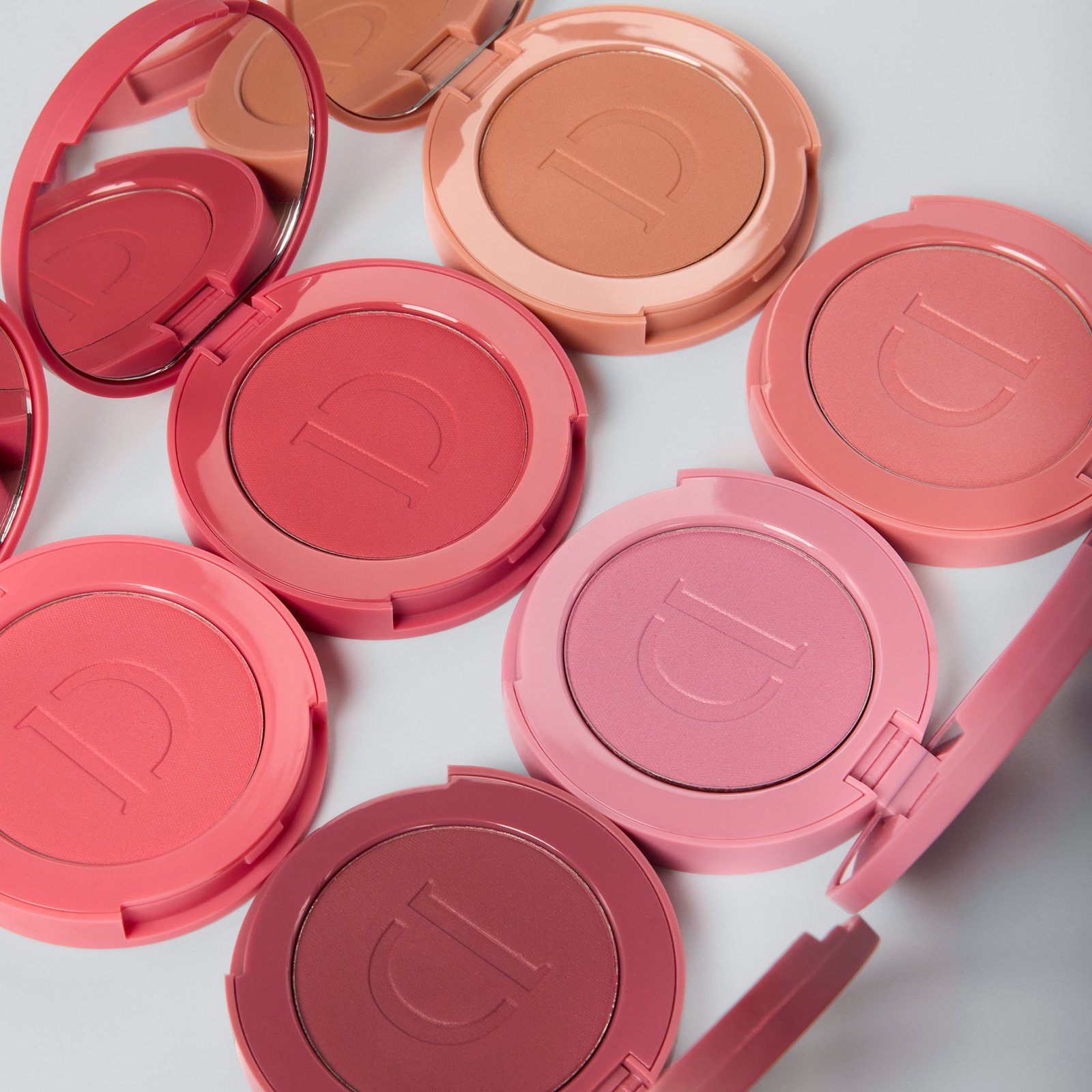 IsaDora The Powder Blush 05 Raspberry Red