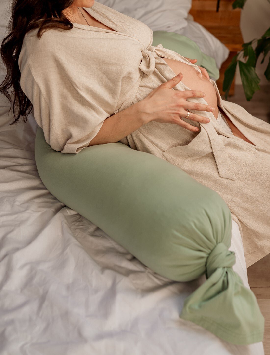 Luna Bamibini Gravid och Amningskudde Salviagrön