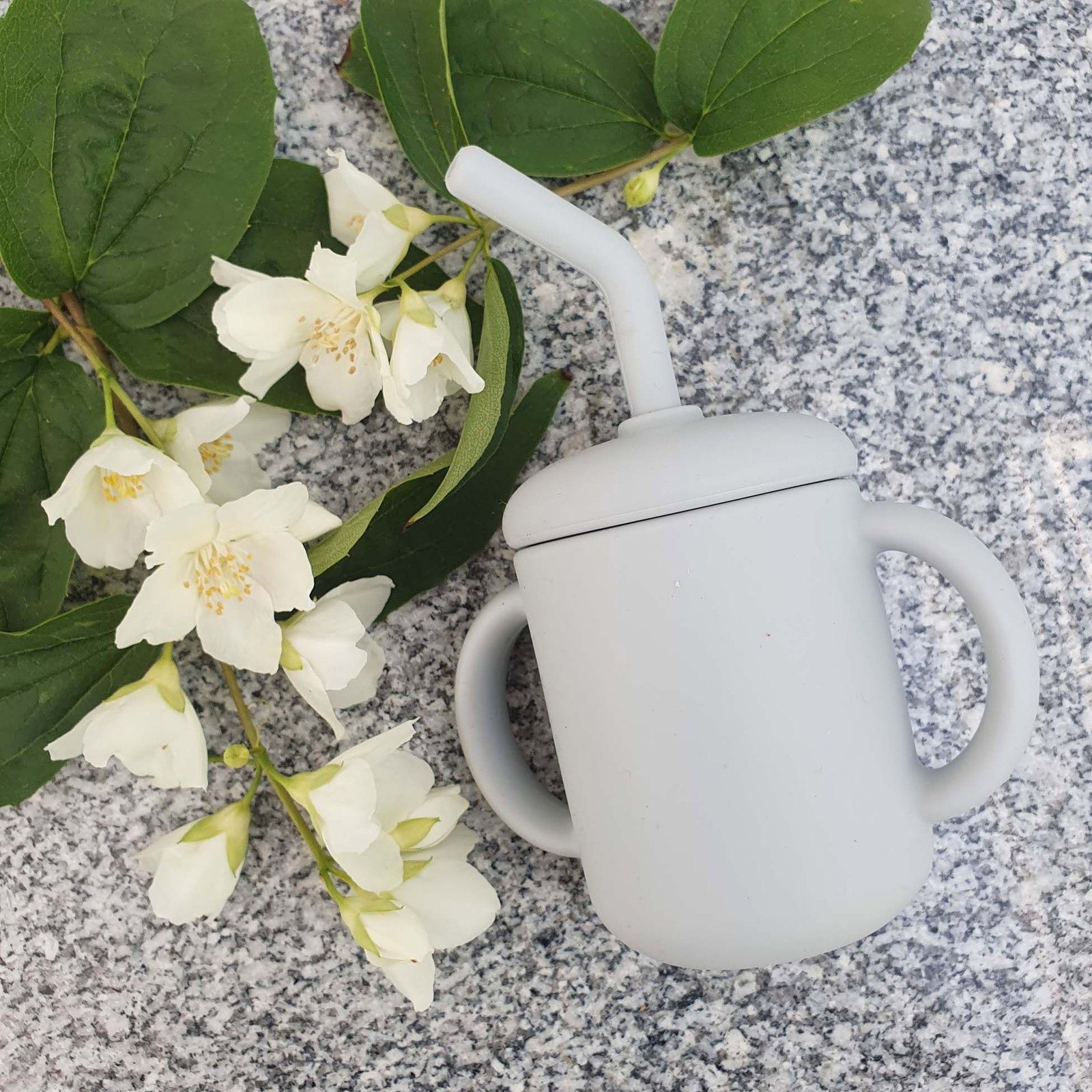 Silikonmugg med sugrör grå