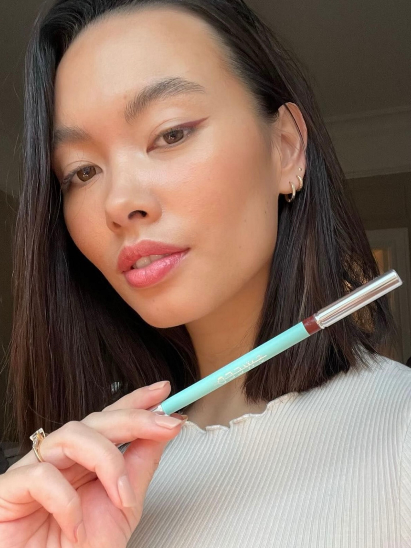 SWEED Satin Eyeliner Margaux Bordeaux