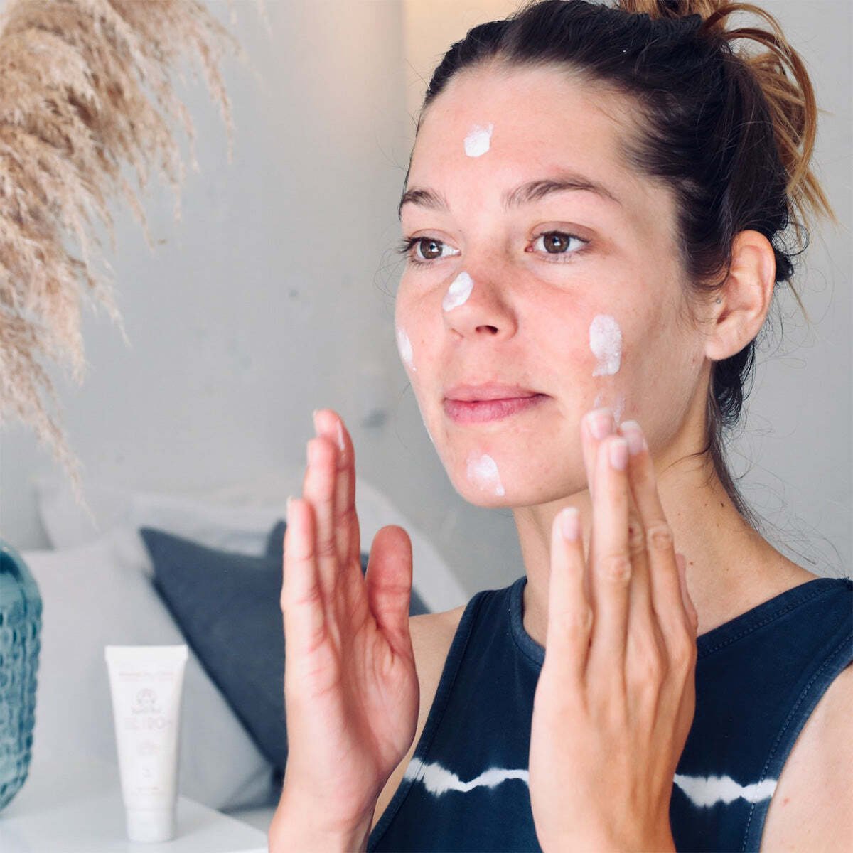 Suntribe Dagkräm med Naturliga Mineraler SPF 20 Otonad 50 ml