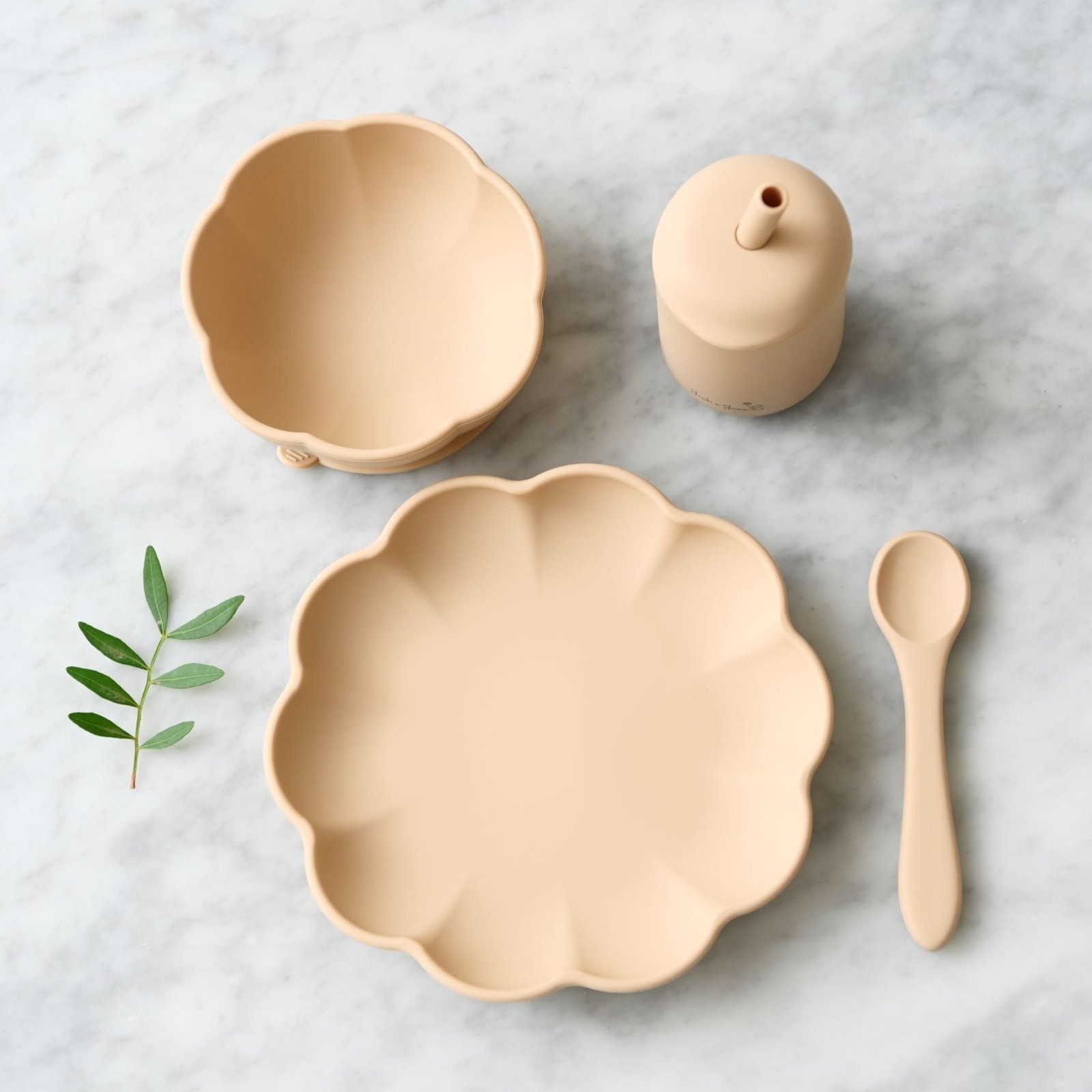 Jack o Juno Little Poppy Dining Set Oatmeal