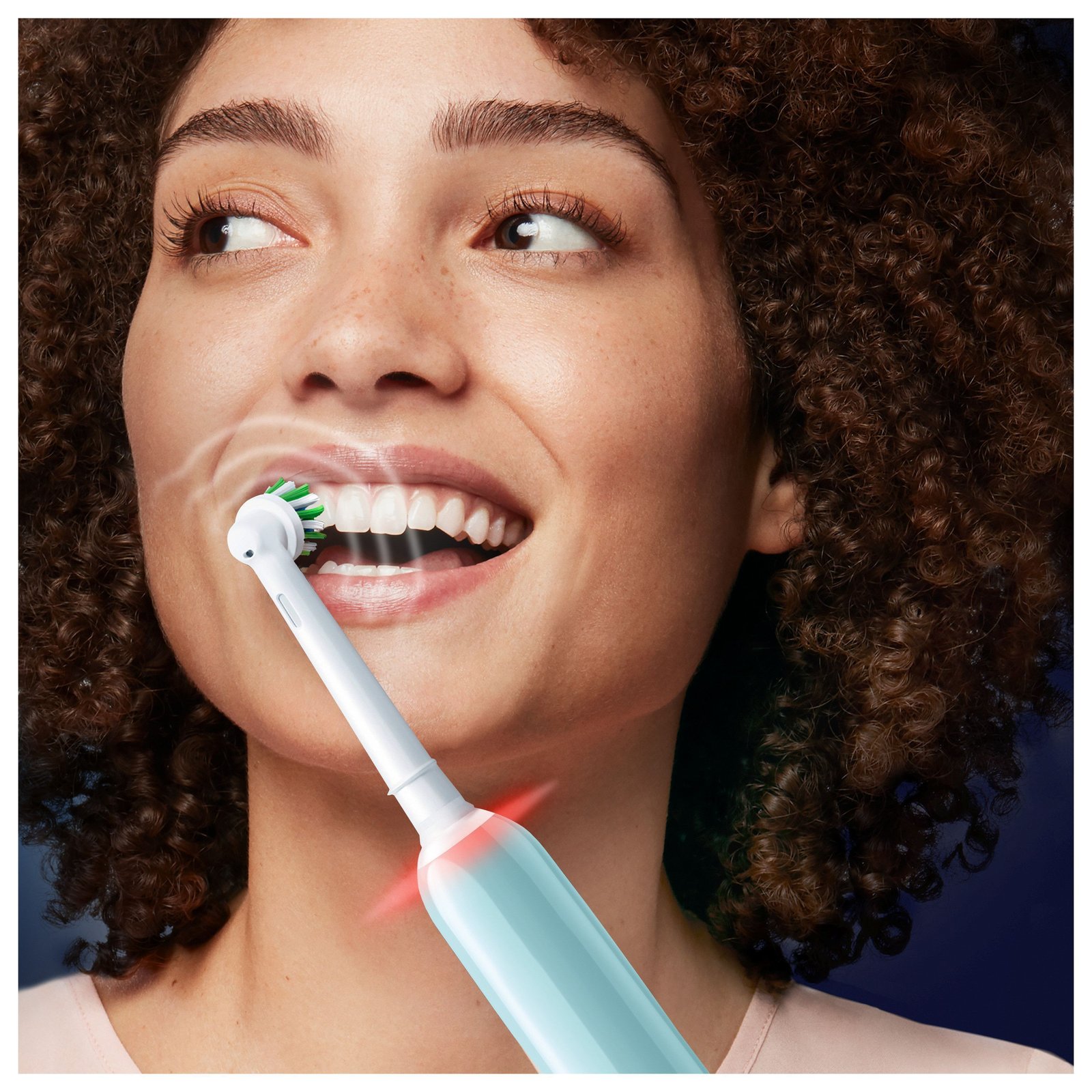 Oral-B Pro 3 Blå eltandborste, 2 Extra Sensitive huvuden