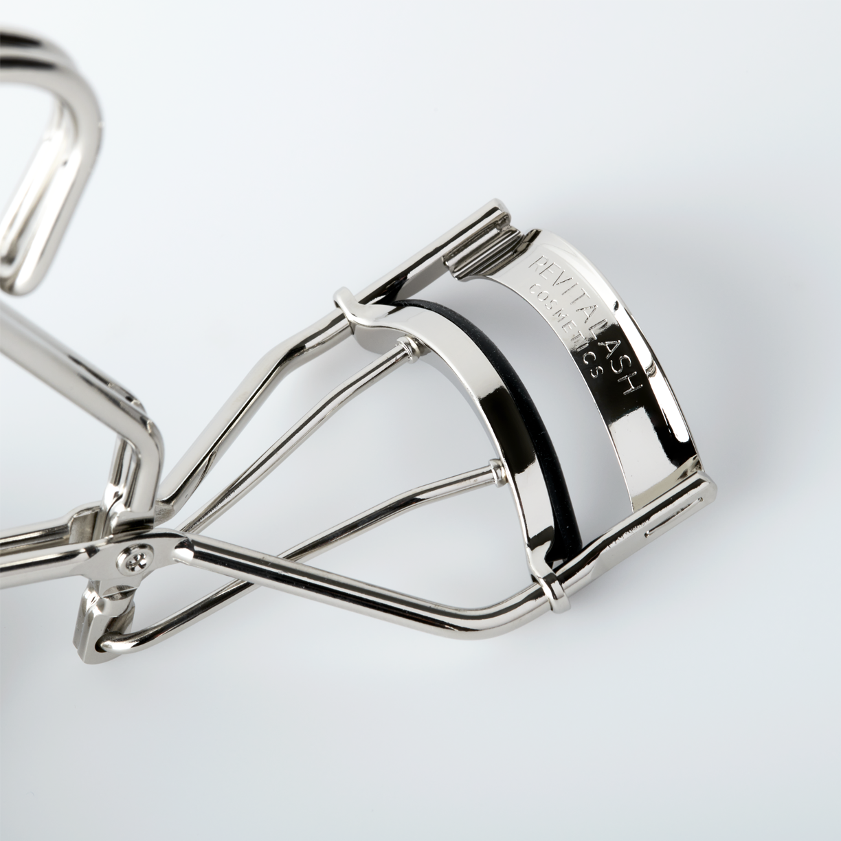 REVITALASH COSMETICS Signature Eyelash Curler 1 st