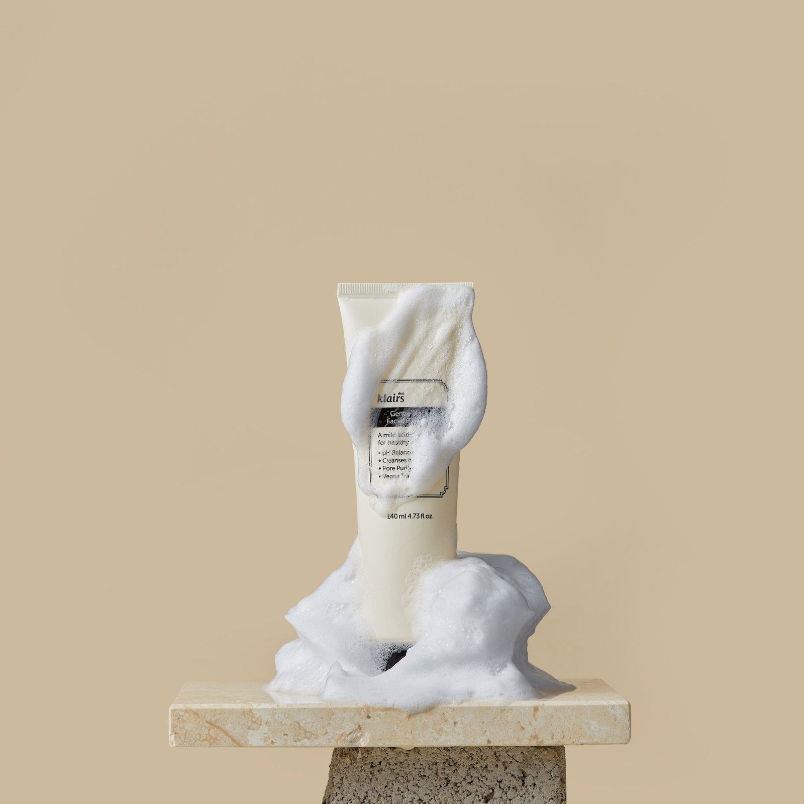 Klairs Gentle Black Facial Cleanser 140 ml