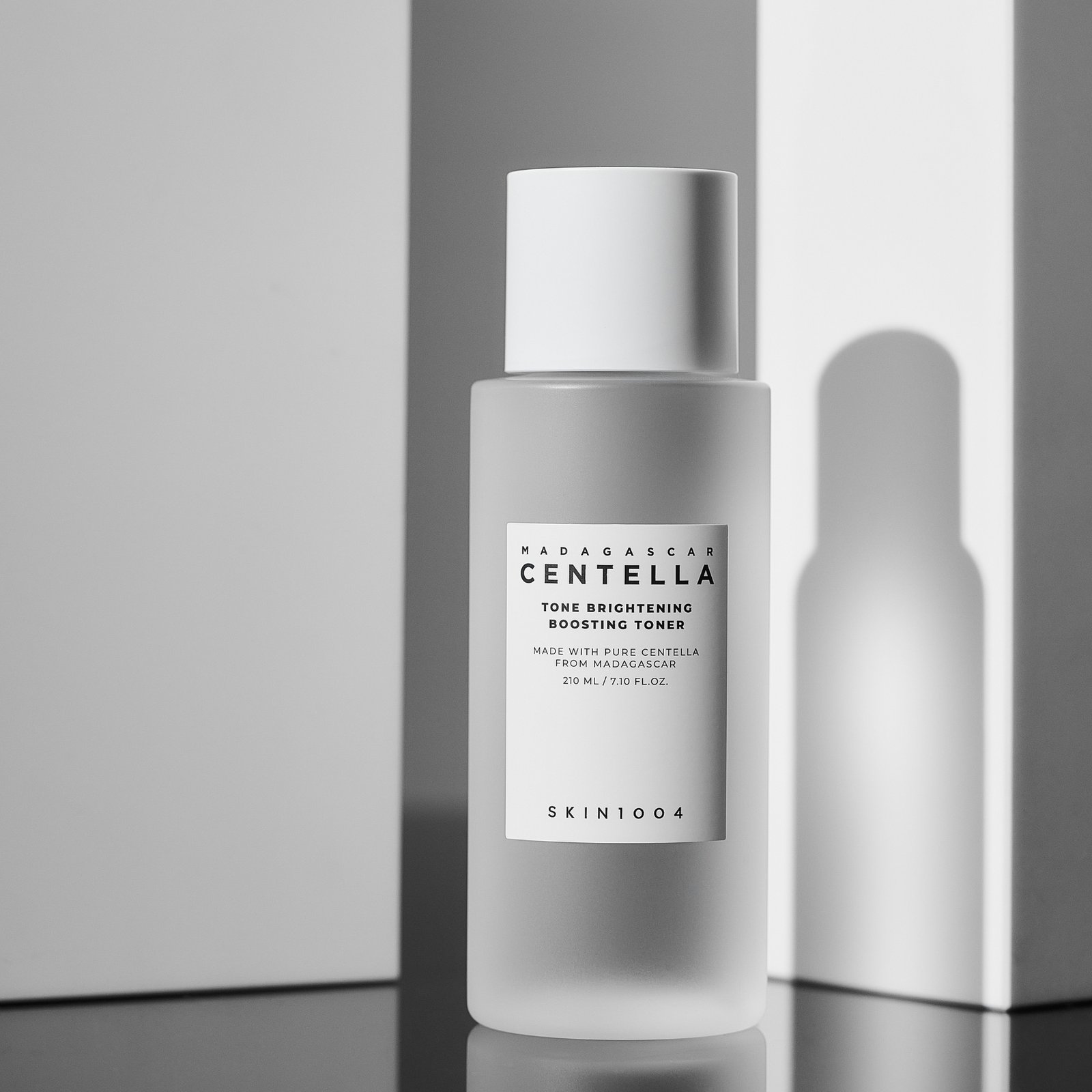 SKIN1004 Madagascar Centella Tone Brightening Boosting Toner 210 ml