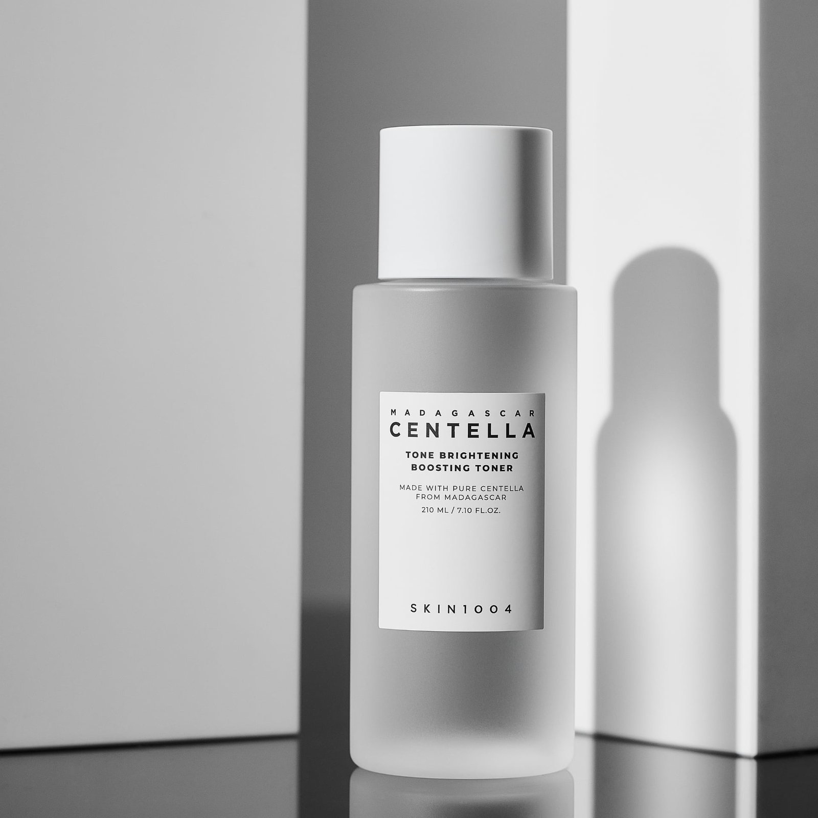 SKIN1004 Madagascar Centella Tone Brightening Boosting Toner 210 ml