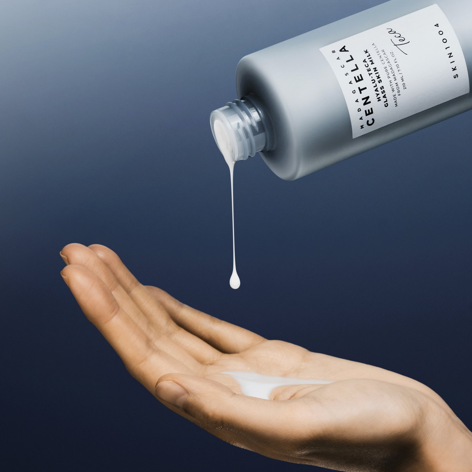 SKIN1004 Madagascar Centella Hyalu-Teca Glass Skin Milk 210 ml
