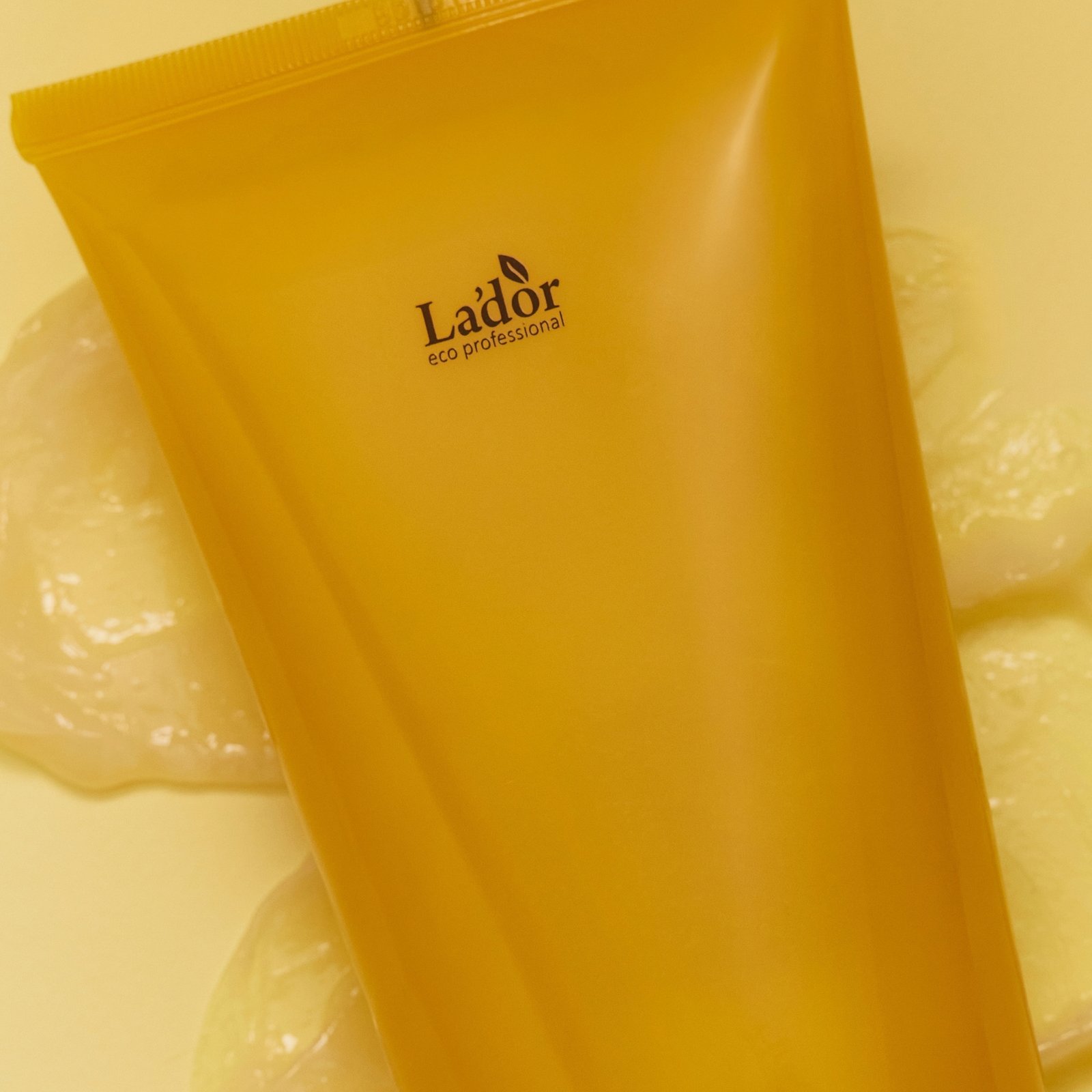 LA'DOR Perfumed Hair Treatment La Pitta 380 ml