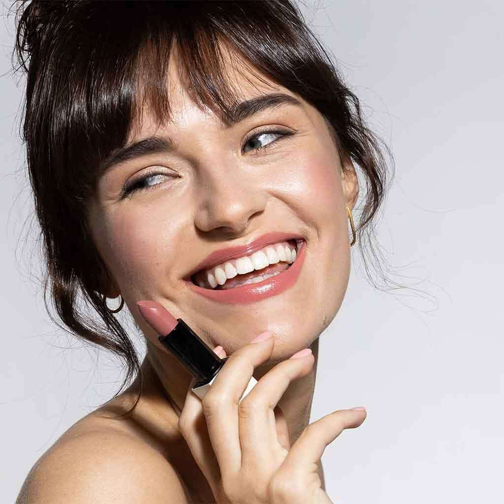 Uoga Uoga Nourishing Sheer Natural Lipstick, Cuteberry 4 g