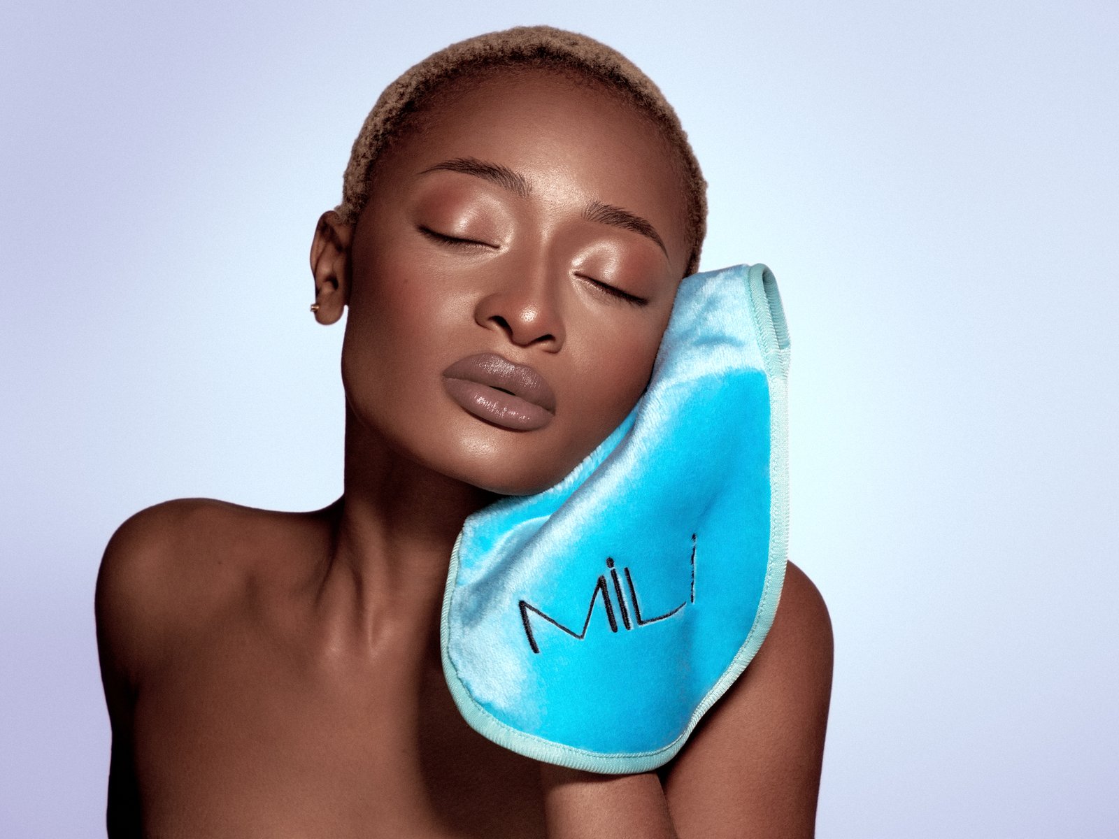 MILI Cosmetics Makeup Erase Towel Blue 1 st