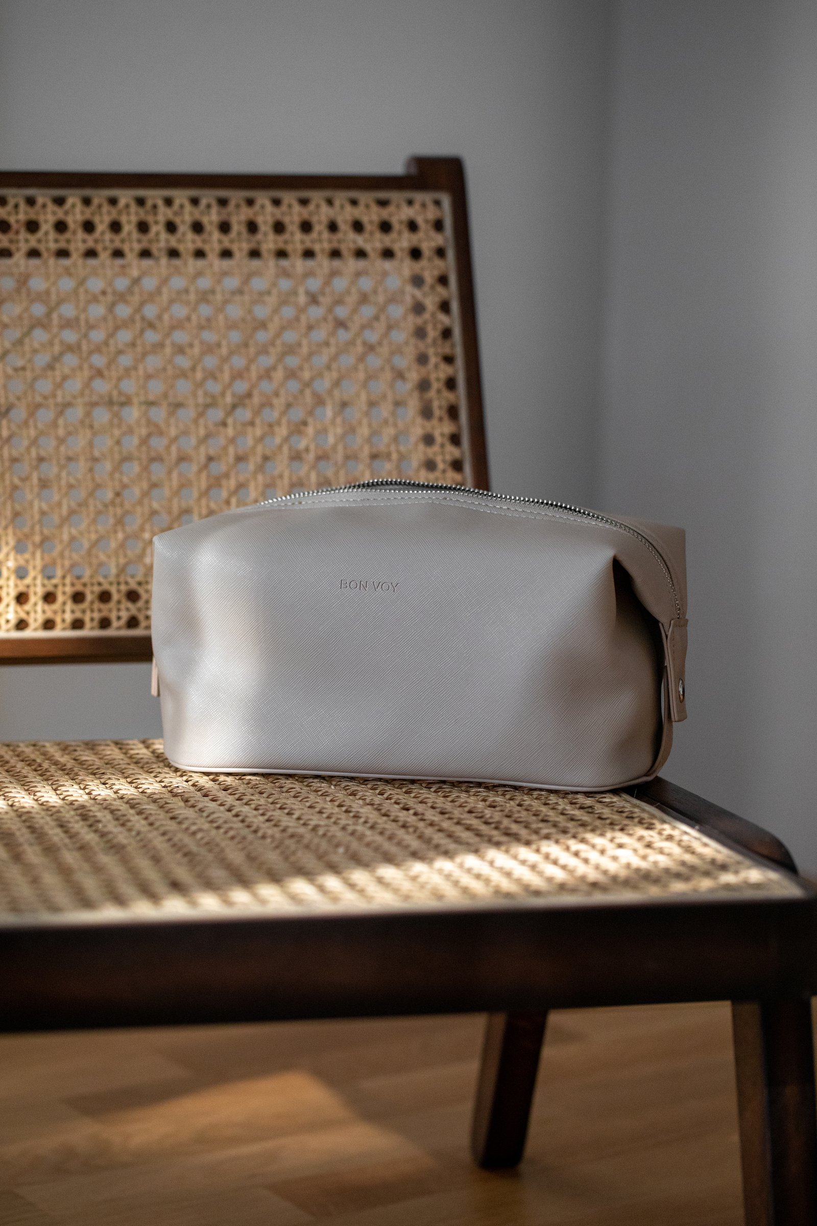 Bon Voy Staycation Cosmetic Bag Small Beige/Beige 1st