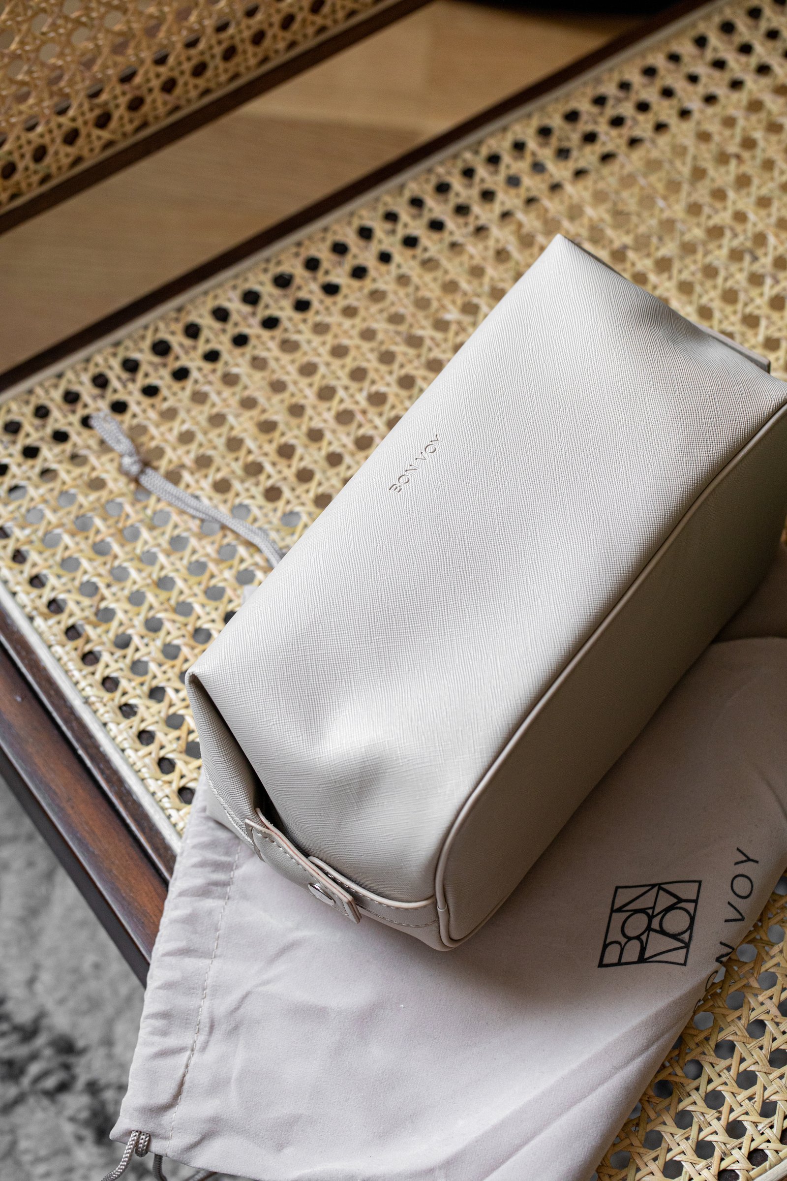 Bon Voy Staycation Cosmetic Bag Small Beige/Beige 1st