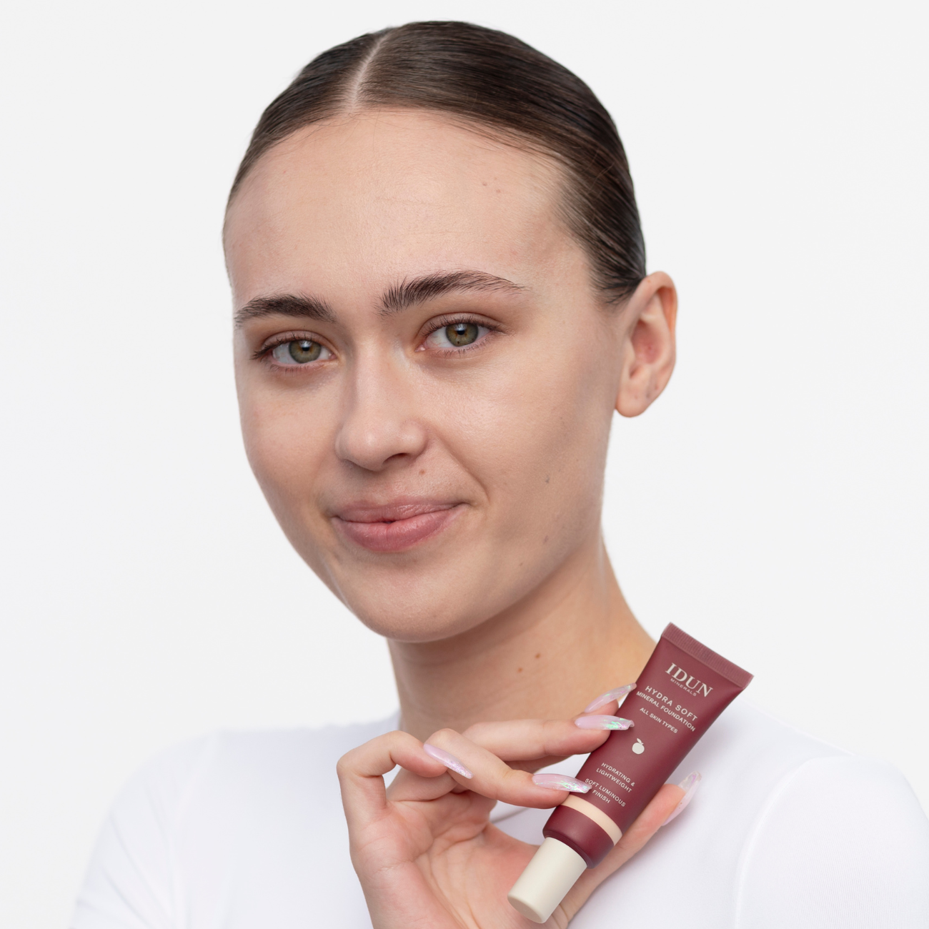 IDUN Minerals Hydra Soft Mineral Foundation Saga