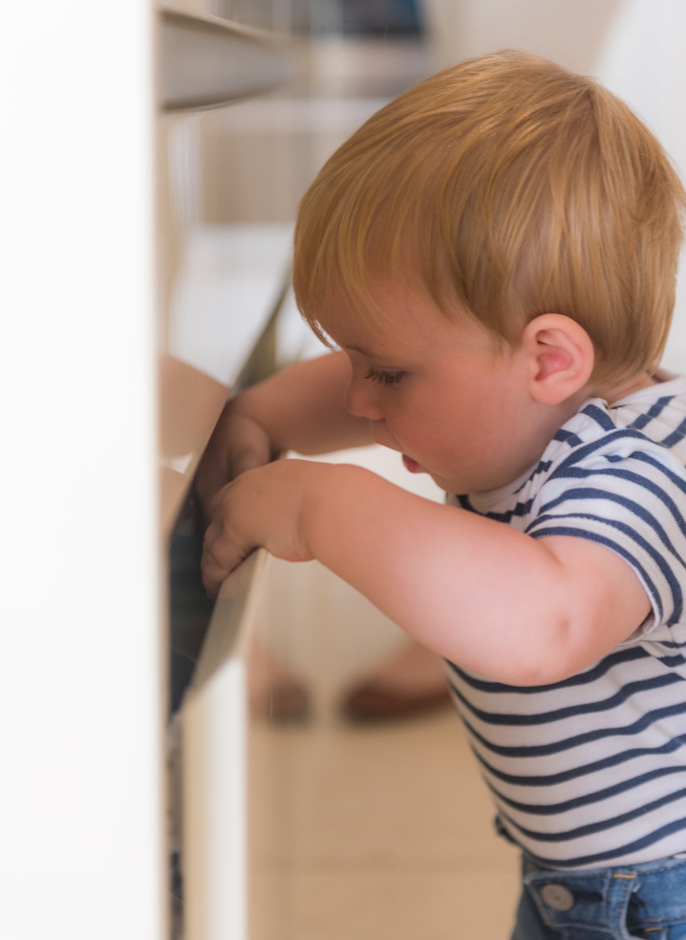 Safe & Care SureCatch Självhäftande Nedre Lådlås SC801 Vit