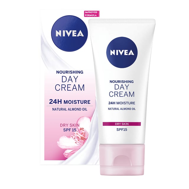 Nivea Nourishing Day Cream 24h Moisture SPF15 Dry Skin 50 ml
