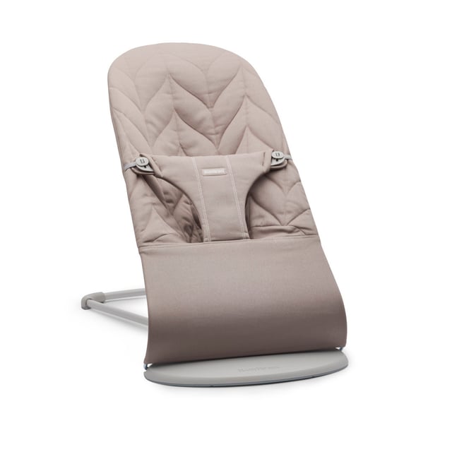 BabyBjörn Babysitter Bliss Vävd Bladmönstrad Quilt Sandgrå | Baby, barn & förälder - Babysitter | Apoteka