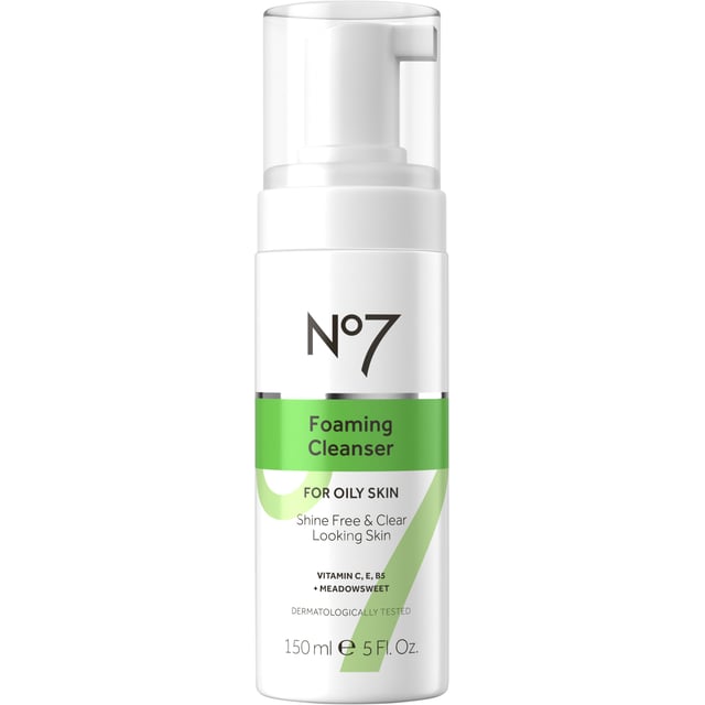 No7 Radiant Results Foaming Cleanser Oily Skin 150 ml | Hudvård - Ansiktsvård - Ansiktsrengöring - Rengöringsmousse | Apoteka