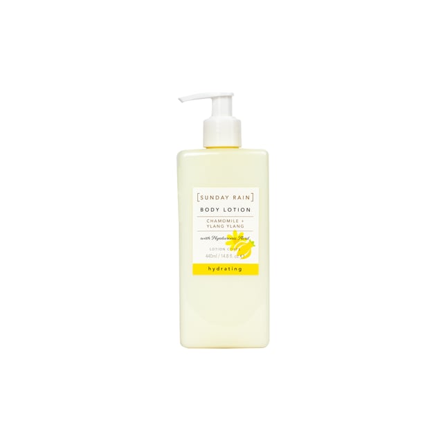 Sunday Rain Chamomile & Ylang Ylang Body Lotion 440 ml | Hudvård - Kroppsvård - Hudkräm & bodylotion | Apoteka