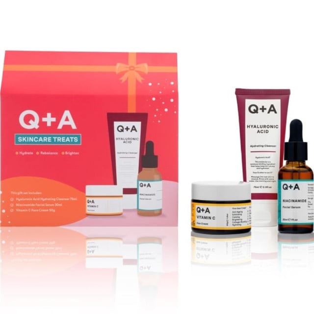 Q+A Skincare Treats Gift Set 155 ml | Hudvård - Ansiktsvård - Serum - Niacinamidserum,Hudvård - Ansiktsvård - Ansiktskräm - 24-timmarskräm,Hudvård - Ansiktsvård - Ansiktsrengöring | Apoteka